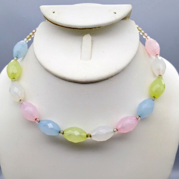 Pastel Pretties Memory Wire Choker, Faceted Vintage Lucite Beaded Necklace - Picture 1 of 4